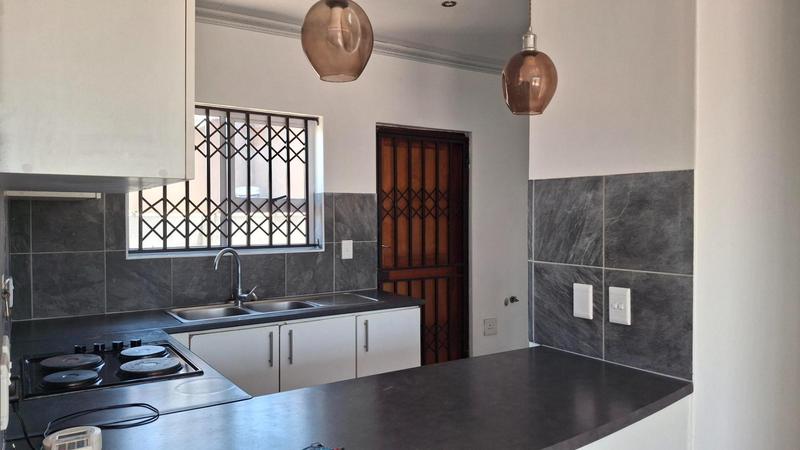 To Let 3 Bedroom Property for Rent in Stratford Green Western Cape